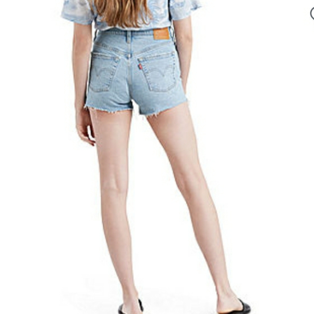 🔥Levi's Vintage Cut off Jean shorts!